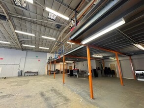 Wessex Rd, Bourne End to rent Interior Photo- Image 2 of 4