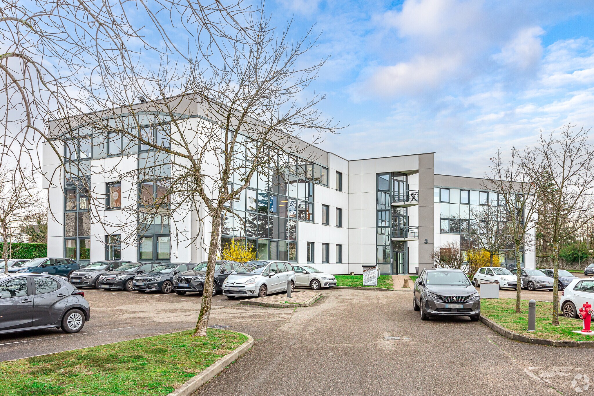 Office in Écully to rent Primary Photo- Image 1 of 9