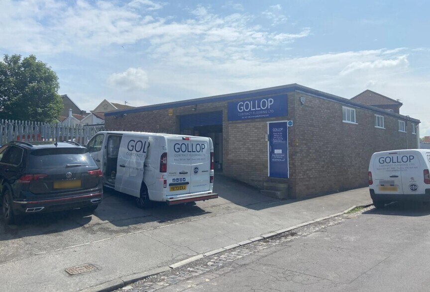 279 Two Mile Hill Rd, Bristol for sale - Building Photo - Image 3 of 8