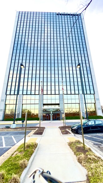 7500 Greenway Center Dr, Greenbelt, MD for rent - Building Photo - Image 1 of 40