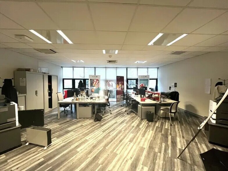 Office in Nogent-sur-Marne to rent - Interior Photo - Image 3 of 11