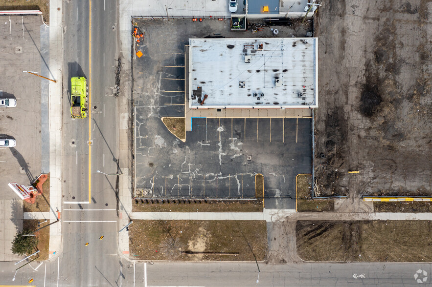 1637 E Grand Blvd, Detroit, MI for sale - Aerial - Image 3 of 4