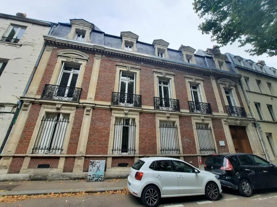 Office in Rouen to rent Building Photo- Image 1 of 17