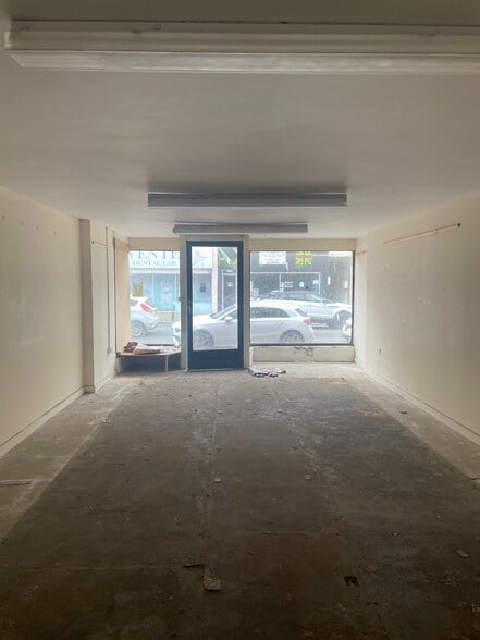 7 Sackville Rd, Bexhill On Sea to rent - Interior Photo - Image 2 of 7