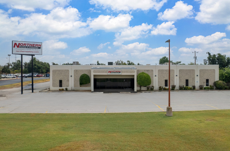 3730-3750 N I 44 Service Rd, Oklahoma City, OK for sale - Building Photo - Image 1 of 25