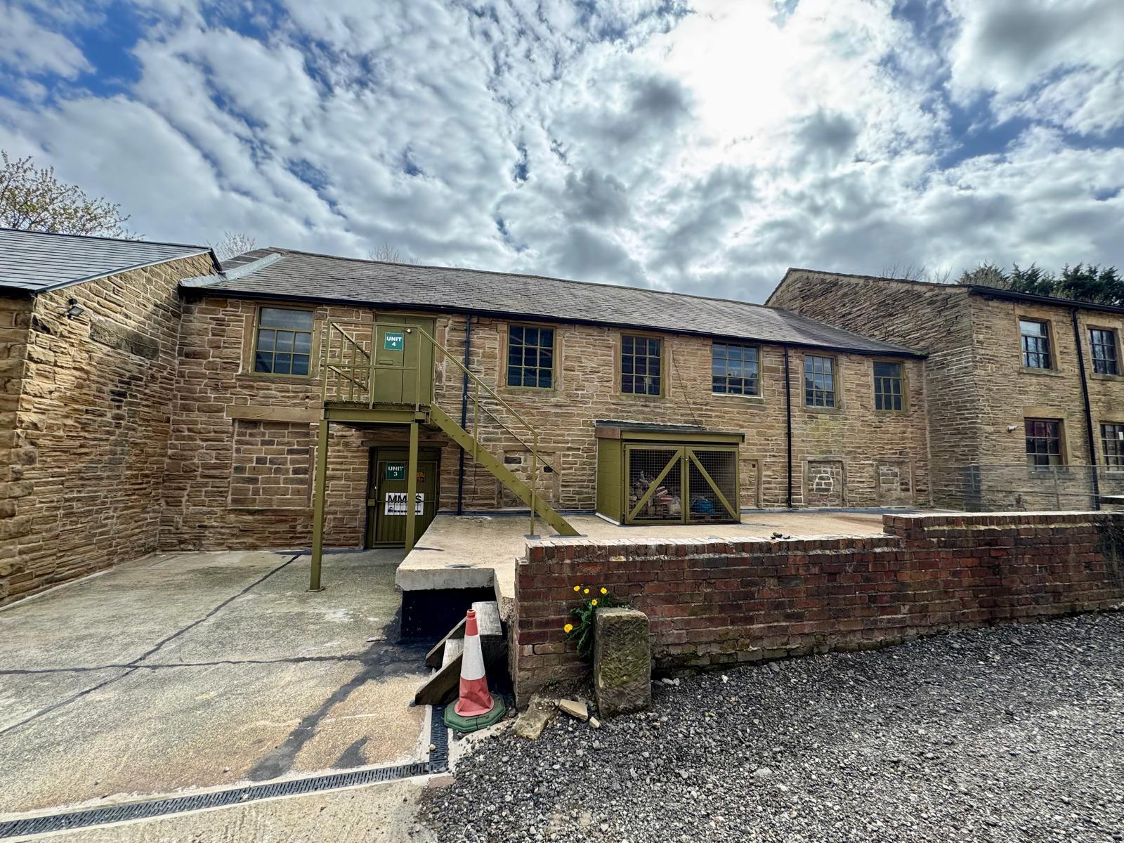 New Bank St, Morley to rent Primary Photo- Image 1 of 2