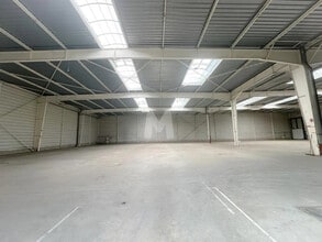 Industrial in Lisses to rent Interior Photo- Image 2 of 7