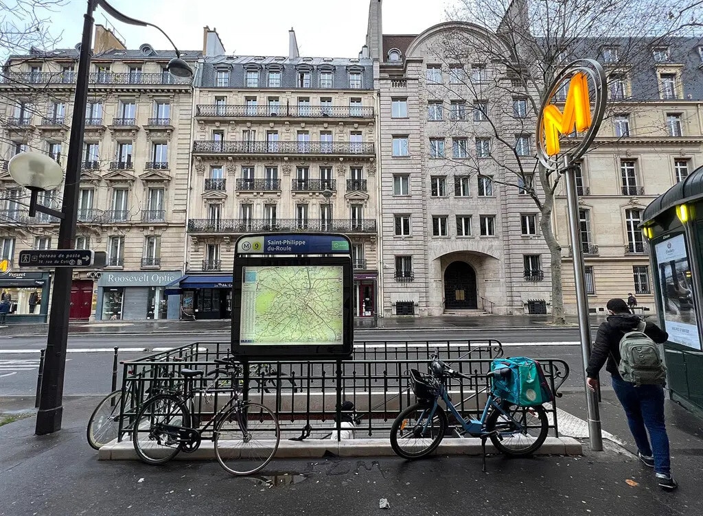 Location Commerce 102 m² - Photo 1