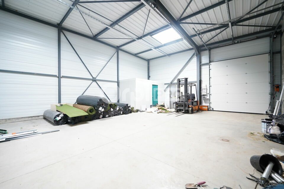 Light Industrial in Sainte-Consorce to rent Interior Photo- Image 1 of 8