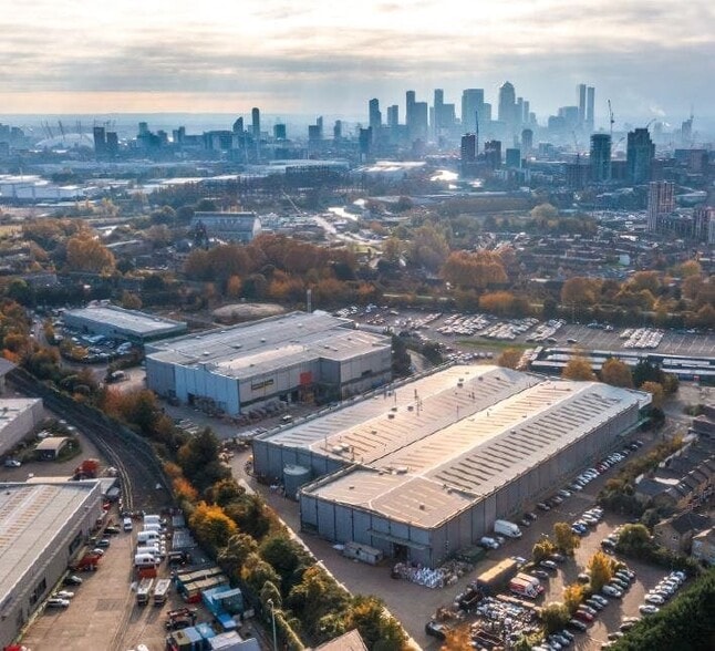 Rick Roberts Way, London to rent - Building Photo - Image 2 of 12