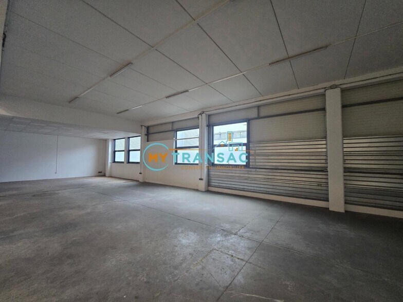 Light Industrial in Ivry-sur-Seine to rent - Interior Photo - Image 3 of 5