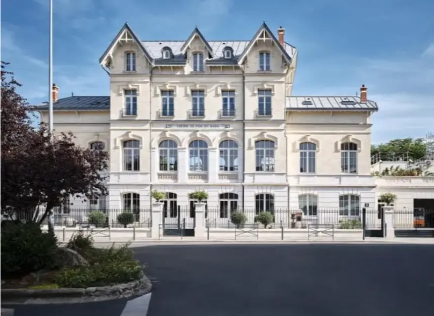 Location Bureaux 500 m² - Photo 1