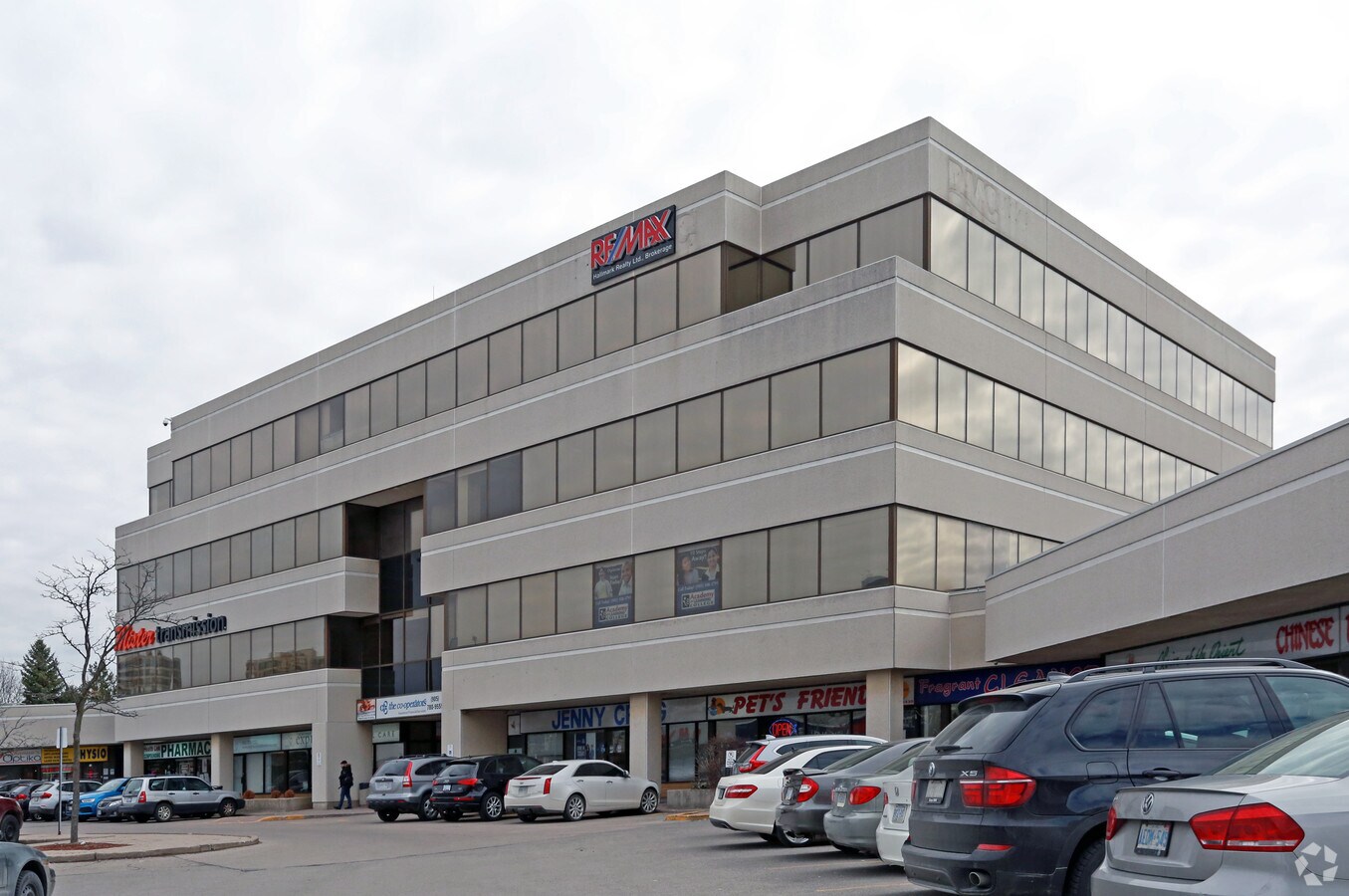 9555 Yonge St, Richmond Hill L4C 9M5 Office for Rent UK