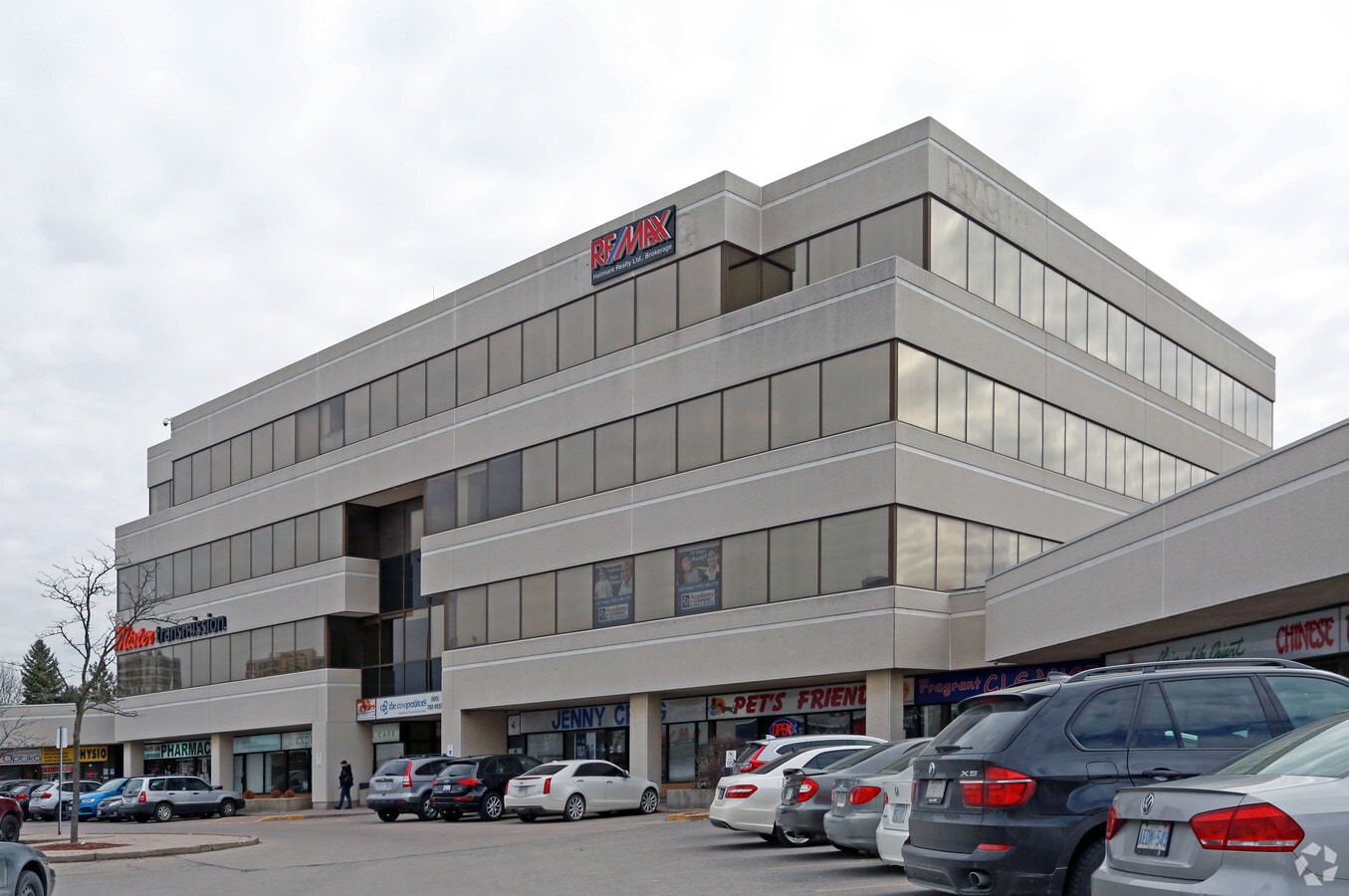 9555 Yonge St, Richmond Hill L4C 9M5 Office for Rent UK