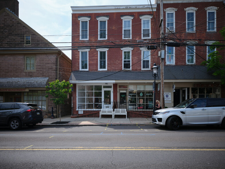 32 S State St, Newtown, PA for rent - Primary Photo - Image 1 of 41