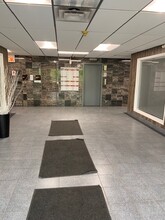 700 Nicholas Blvd, Elk Grove Village, IL for rent Lobby- Image 2 of 8