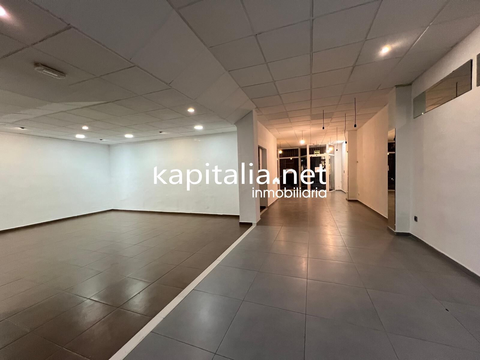 Retail in Ontinyent, Valencia to rent Building Photo- Image 1 of 12