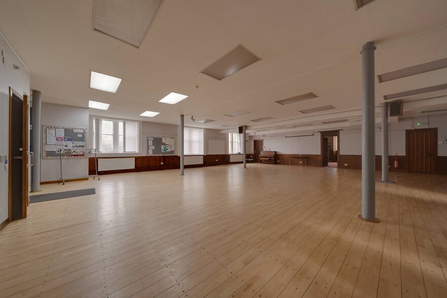 1 Kilbarchan Rd, Bridge Of Weir for sale - Interior Photo - Image 3 of 3