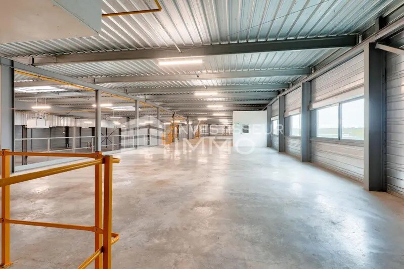 Light Industrial in Villeparisis to rent - Interior Photo - Image 2 of 5