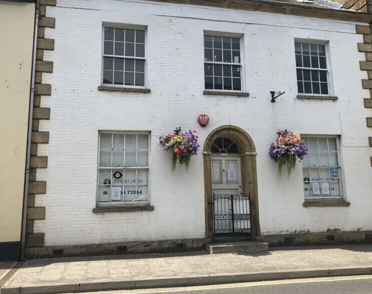 4 Market St, Crewkerne, TA18 7JY UK