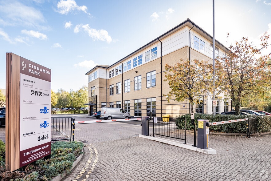 Crab Ln, Warrington to rent - Building Photo - Image 2 of 8