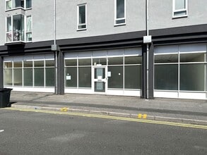 Sanford St, Swindon to rent Building Photo- Image 1 of 4