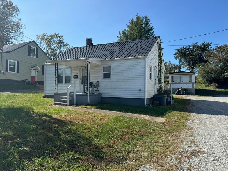 112 Tutt St, Columbia, KY for sale - Building Photo - Image 2 of 12