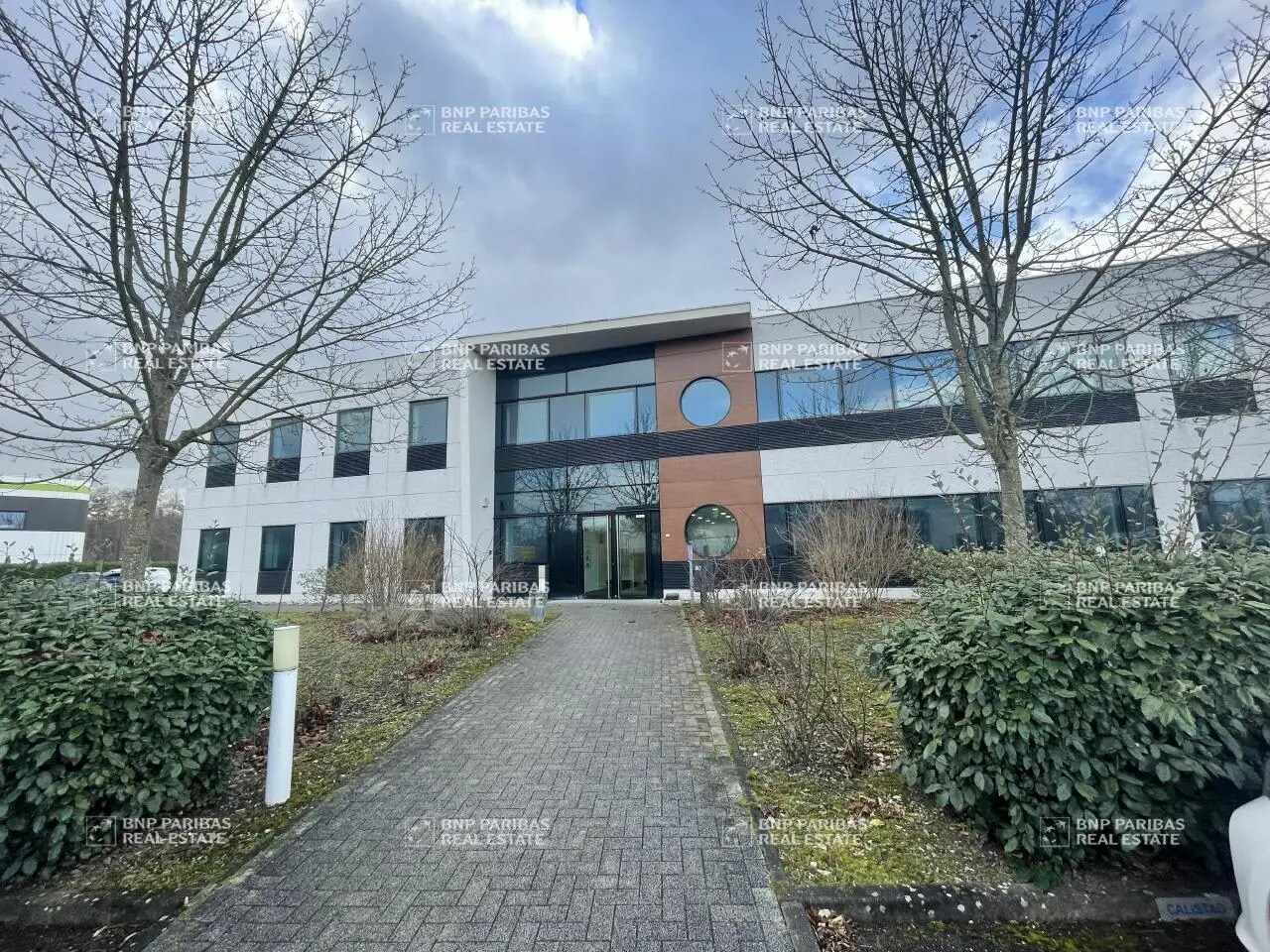 Office in Illkirch-Graffenstaden to rent Primary Photo- Image 1 of 13