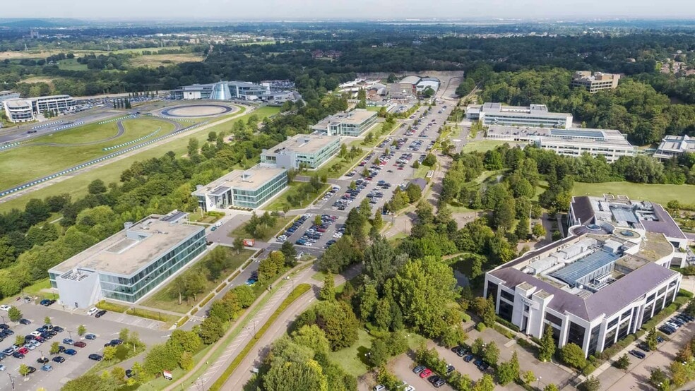 2 Brooklands Rd, Weybridge to rent - Building Photo - Image 1 of 20