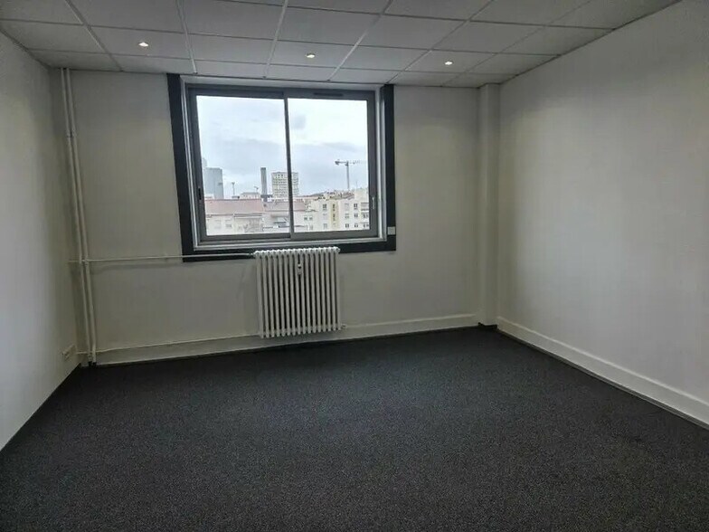 Office in Lyon for sale - Interior Photo - Image 3 of 5