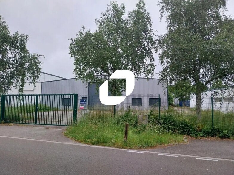 7 Rue Louis Pasteur, Treillières to rent - Building Photo - Image 2 of 5