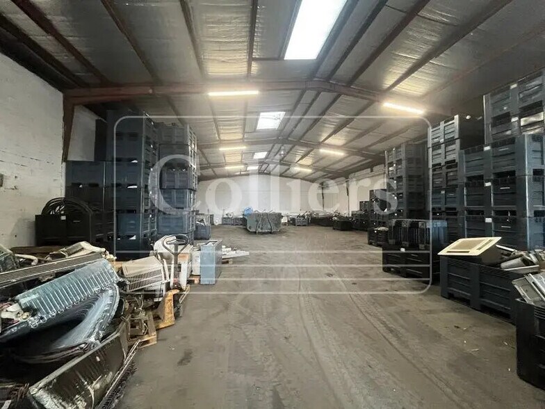 Office in Vitrolles to rent - Interior Photo - Image 2 of 8