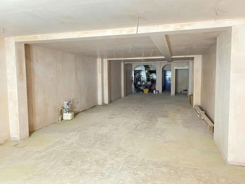 31 Broadway, Peterborough to rent - Interior Photo - Image 2 of 3