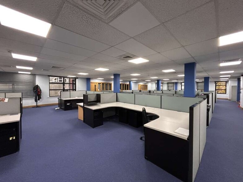 103-111 Donegall St, Belfast to rent - Building Photo - Image 2 of 3