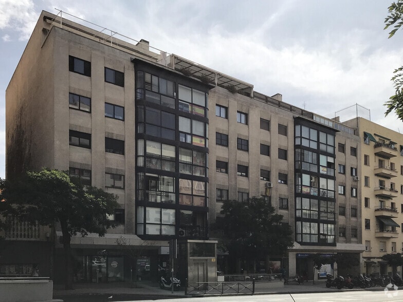 Calle Narváez, 57, Madrid, Madrid to rent - Building Photo - Image 2 of 2