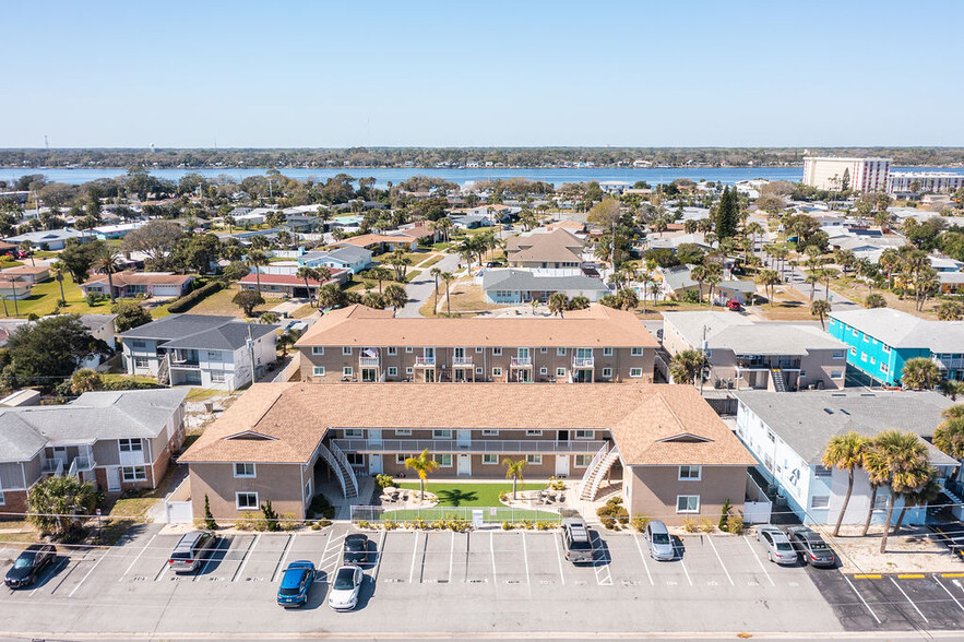 2525 N Oleander Ave, Daytona Beach, FL for sale - Building Photo - Image 1 of 26