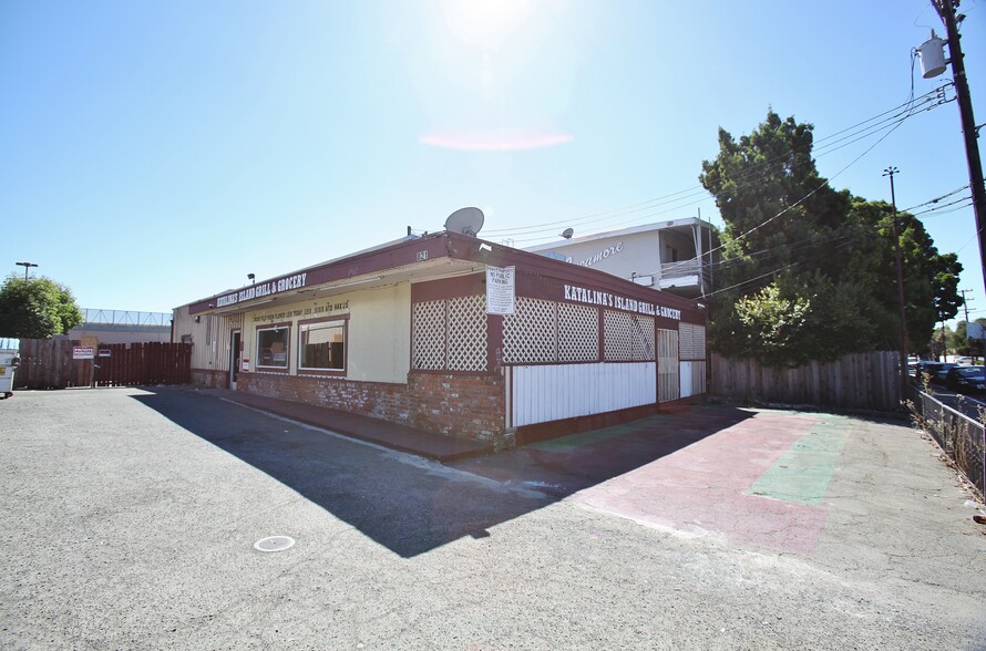 821 Sycamore Ave, Hayward, CA for rent - Building Photo - Image 2 of 15