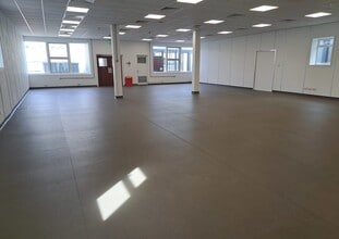 Thurleigh Rd, Thurleigh to rent Interior Photo- Image 2 of 4
