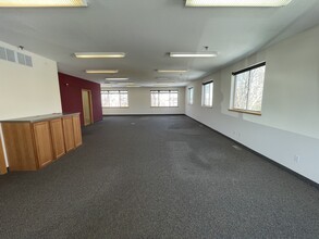 13951-13959 W Preserve Blvd, Burnsville, MN to rent Building Photo- Image 2 of 16