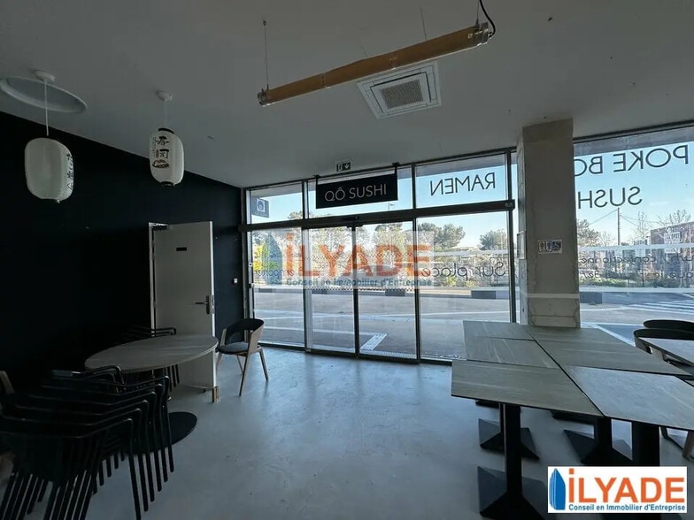 Retail in La Ciotat to rent - Interior Photo - Image 3 of 47