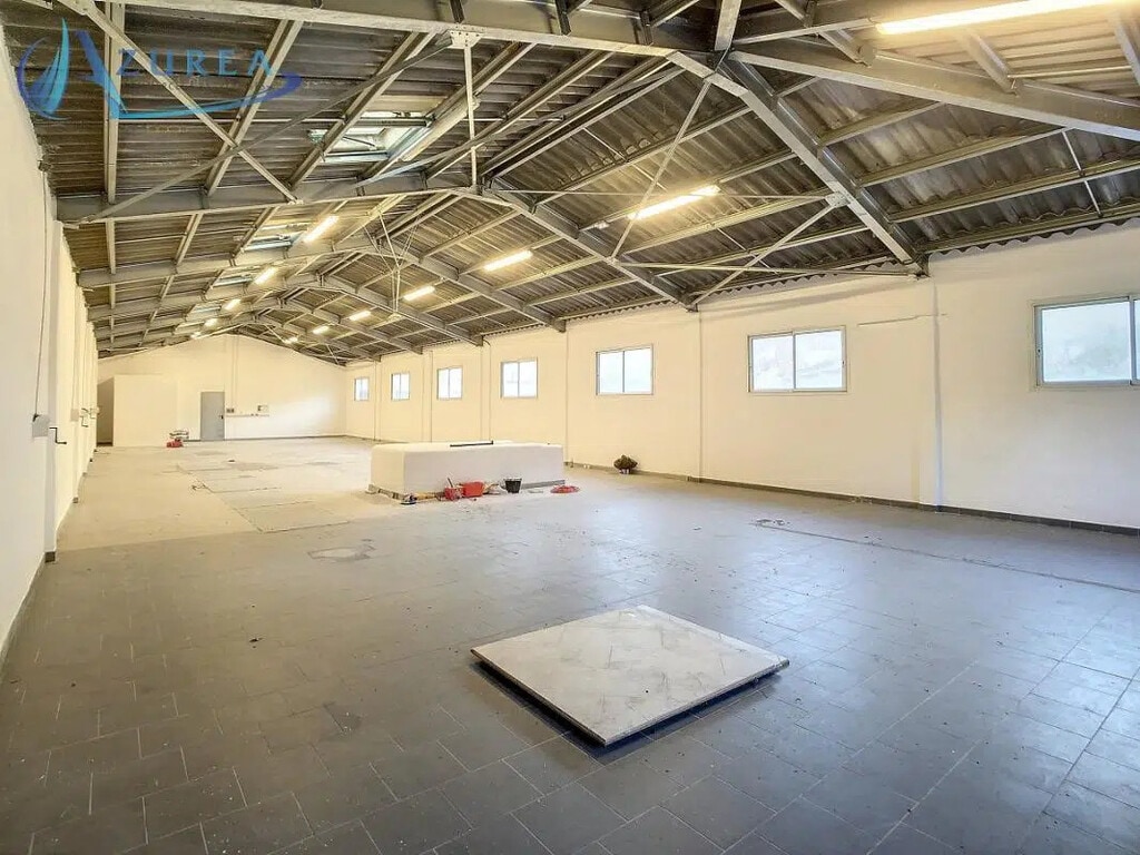 Location Bureaux 292 m² - Photo 1