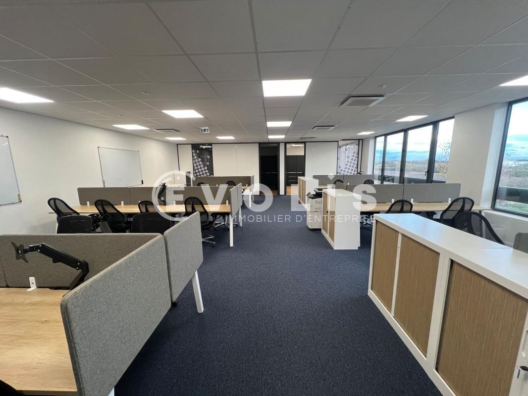 Office in Chessy for sale Interior Photo- Image 1 of 11