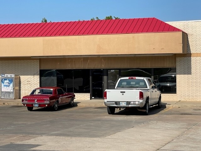 12414-12512 N Macarthur Blvd, Oklahoma City, OK for rent - Building Photo - Image 3 of 8