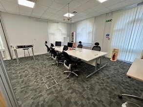 Oxford St, Newbury to rent Interior Photo- Image 2 of 8