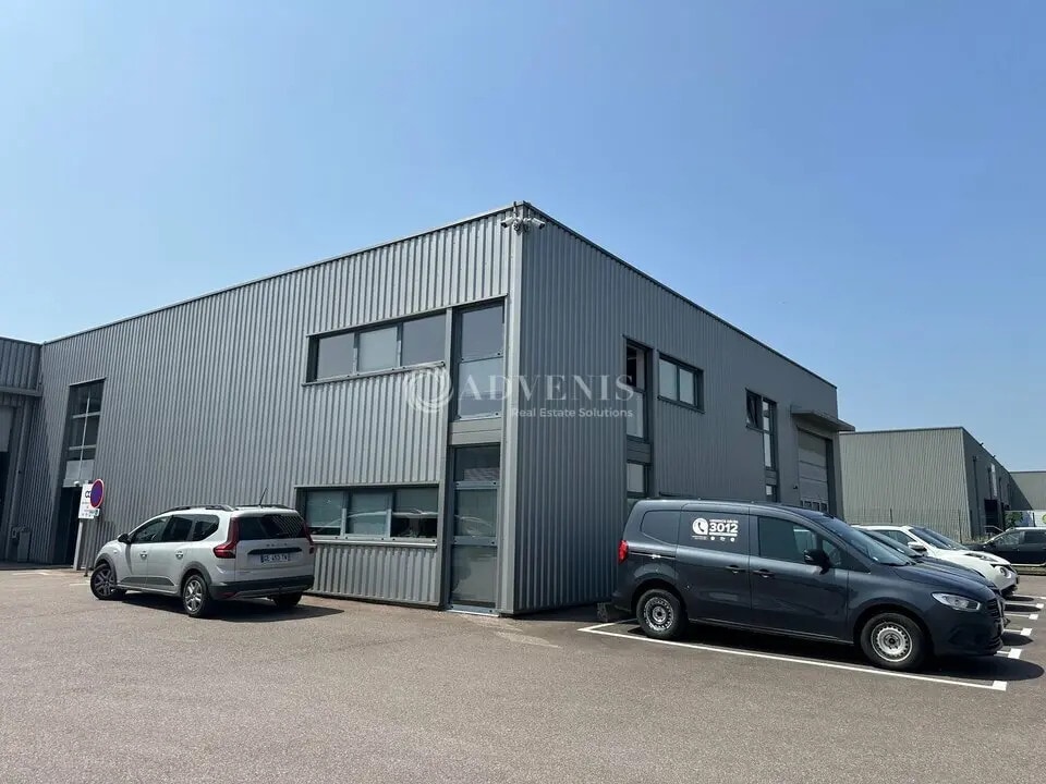 Location Local d'activités 523 m² - Photo 1