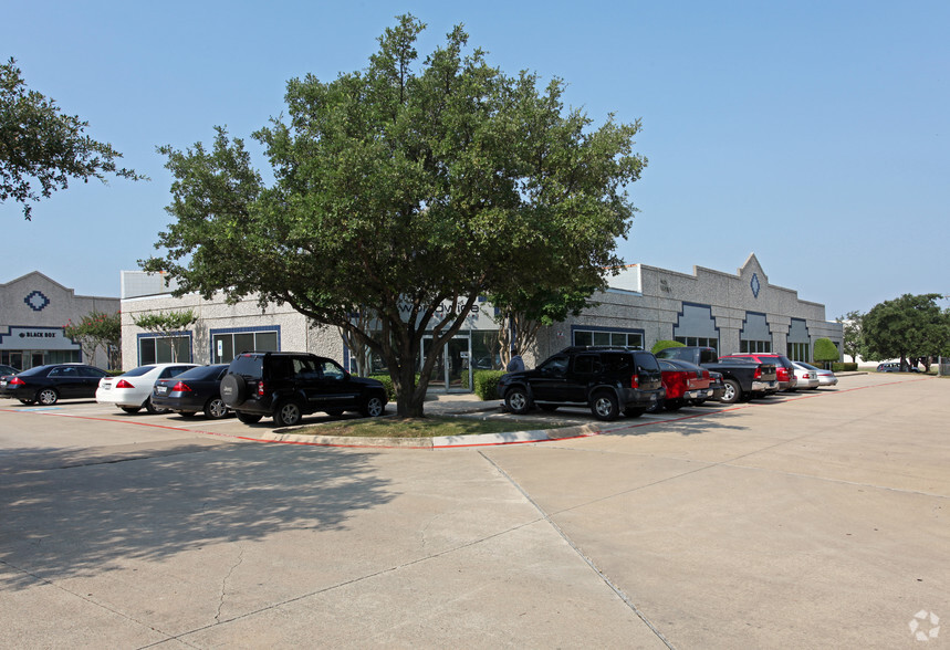 1421 Champion Dr, Carrollton, TX for rent - Building Photo - Image 1 of 12