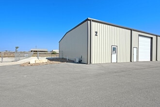 5277 FM 1044, New Braunfels, TX to rent Interior Photo- Image 2 of 22