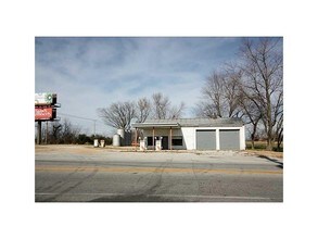 7880 SW Regional Airport Blvd, Bentonville, AR for sale Primary Photo- Image 1 of 1