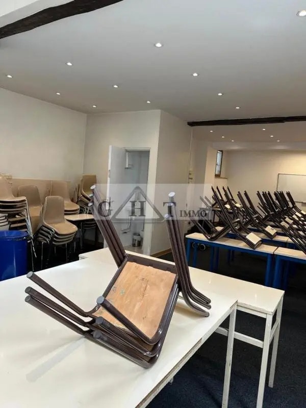 Location Commerce 60 m² - Photo 1