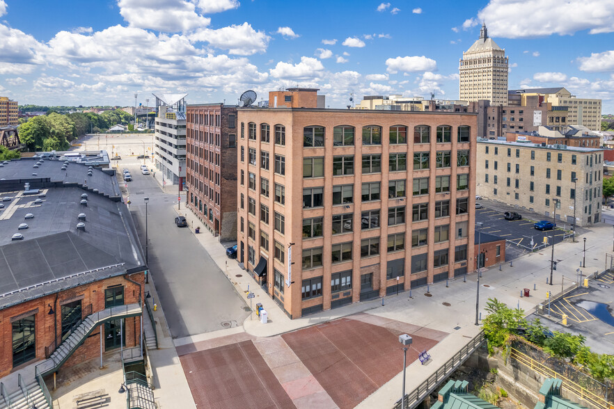 60-64 Commercial St, Rochester, NY for sale - Building Photo - Image 1 of 1